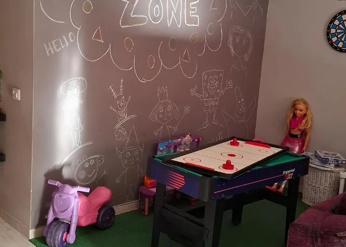 Vakantiehuis Ideal For Families-children's Play Area, Terrace, Bbq, Wifi