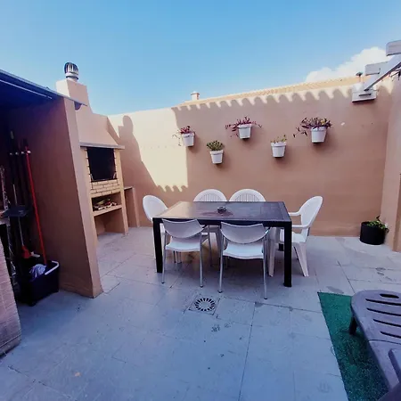 Сasa de vacaciones Ideal For Families-children's Play Area, Terrace, Bbq, Wifi
