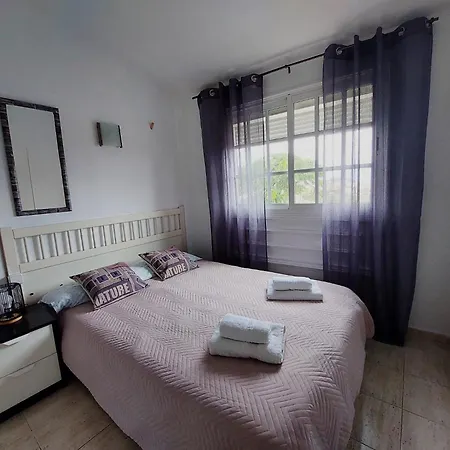 Dom wakacyjny Ideal For Families-children's Play Area, Terrace, Bbq, Wifi San Isidro (Tenerife)