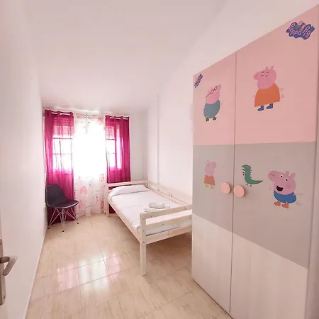Dom wakacyjny Ideal For Families-children's Play Area, Terrace, Bbq, Wifi