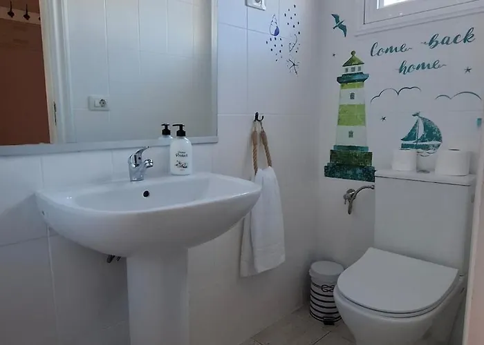 Дом отдыха Ideal For Families-children's Play Area, Terrace, Bbq, Wifi Сан-Исидро