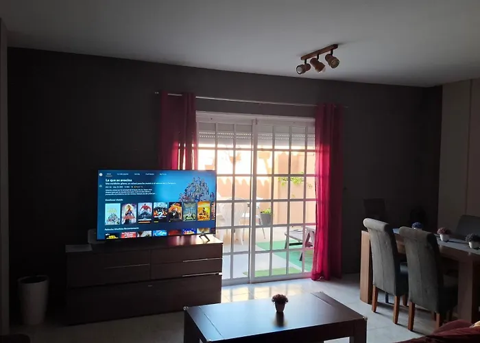 Дом отдыха Ideal For Families-children's Play Area, Terrace, Bbq, Wifi