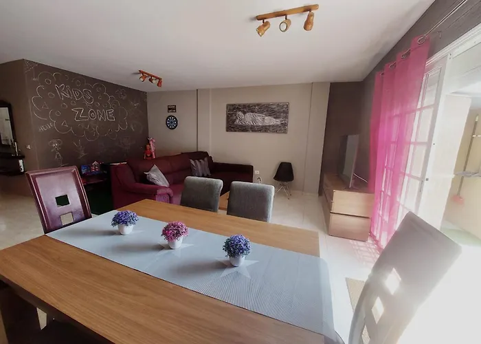 Ideal For Families-children's Play Area, Terrace, Bbq, Wifi *