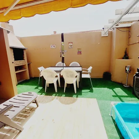 Vakantiehuis Ideal For Families-children's Play Area, Terrace, Bbq, Wifi *